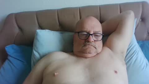 Snapshot of oldfkr69 chatting on March 12, 2025, 8:30 am oldfkr69 online show from March 12, 2025, 8:30 am