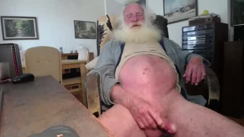 oldfucker9 online show from June 15, 2026, 1:41 am