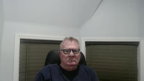 Snapshot of oldguybigd chatting on January 6, 2026, 5:00 am oldguybigd online show from January 6, 2026, 5:00 am
