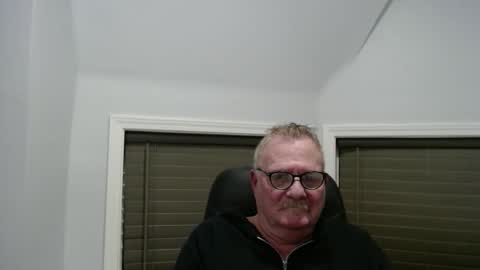 Snapshot of oldguybigd chatting on January 10, 2026, 6:37 am oldguybigd online show from January 10, 2026, 6:37 am