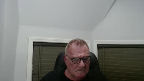 Snapshot of oldguybigd chatting on May 4, 2026, 5:03 am oldguybigd online show from May 4, 2026, 5:03 am