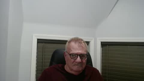 Snapshot of oldguybigd chatting on May 16, 2026, 5:26 am oldguybigd online show from May 16, 2026, 5:26 am