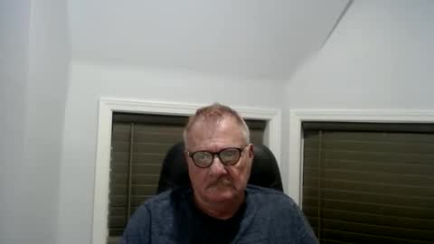 Snapshot of oldguybigd chatting on June 8, 2026, 4:24 am oldguybigd online show from June 8, 2026, 4:24 am