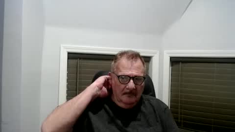 Snapshot of oldguybigd chatting on June 10, 2026, 4:34 am oldguybigd online show from June 10, 2026, 4:34 am