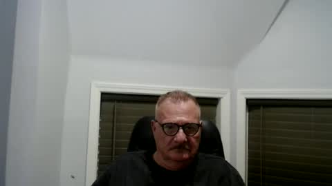 Snapshot of oldguybigd chatting on June 12, 2026, 4:22 am oldguybigd online show from June 12, 2026, 4:22 am