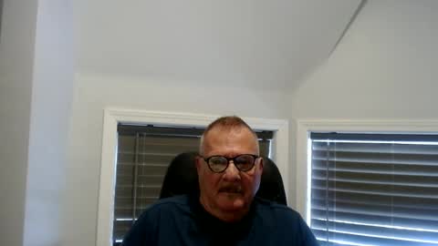 Snapshot of oldguybigd chatting on June 15, 2026, 6:43 pm oldguybigd online show from June 15, 2026, 6:43 pm