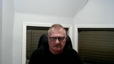 Snapshot of oldguybigd chatting on June 19, 2026, 4:17 am oldguybigd online show from June 19, 2026, 4:17 am