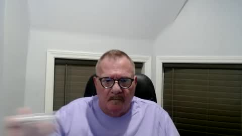 Snapshot of oldguybigd chatting on July 8, 2026, 3:33 am oldguybigd online show from July 8, 2026, 3:33 am