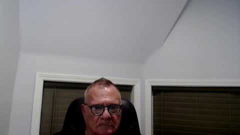 Snapshot of oldguybigd chatting on August 1, 2026, 4:12 am oldguybigd online show from August 1, 2026, 4:12 am