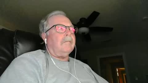 OldLakeGuy online show from December 19, 2024, 7:07 am