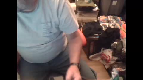 oldman196262 online show from November 24, 2025, 9:47 pm