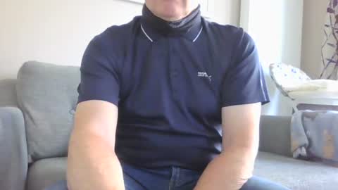Snapshot of oldmanplays chatting on July 10, 2026, 11:35 am oldmanplays online show from July 10, 2026, 11:35 am
