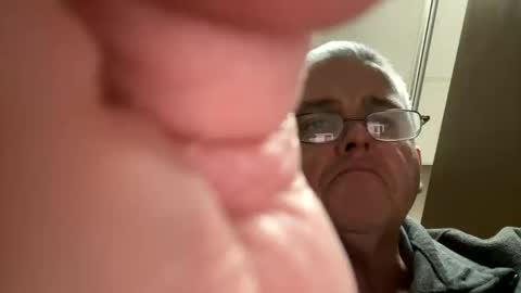 Snapshot of oldrm chatting on December 23, 2024, 11:28 pm OldrM online show from December 23, 2024, 11:28 pm