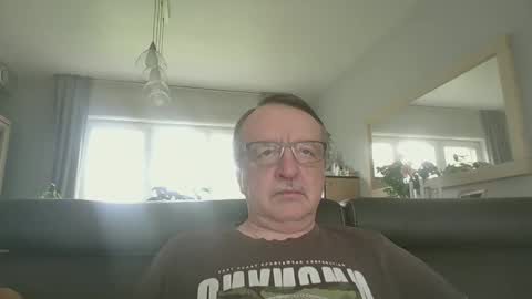 Snapshot of oldtimer160162493 chatting on May 12, 2026, 12:24 pm oldtimer160162493 online show from May 12, 2026, 12:24 pm