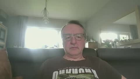 Snapshot of oldtimer160162493 chatting on May 15, 2026, 12:45 pm oldtimer160162493 online show from May 15, 2026, 12:45 pm