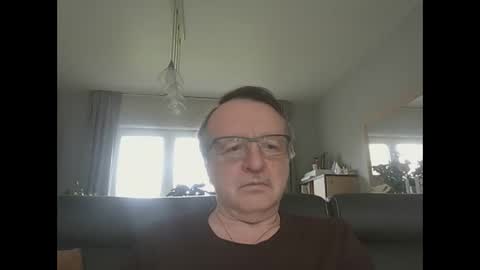 Snapshot of oldtimer160162493 chatting on May 17, 2026, 1:07 pm oldtimer160162493 online show from May 17, 2026, 1:07 pm