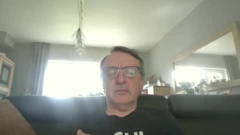 Snapshot of oldtimer160162493 chatting on May 18, 2026, 1:39 pm oldtimer160162493 online show from May 18, 2026, 1:39 pm