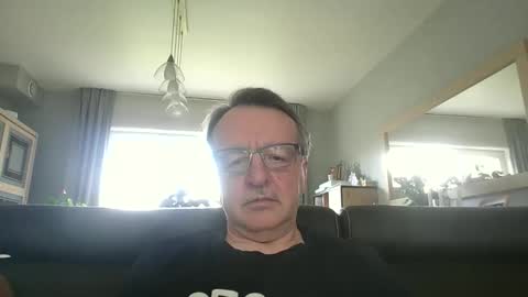 Snapshot of oldtimer160162493 chatting on May 20, 2026, 12:00 pm oldtimer160162493 online show from May 20, 2026, 12:00 pm