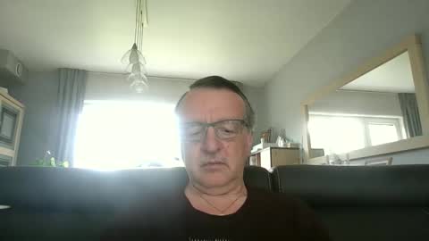 Snapshot of oldtimer160162493 chatting on June 3, 2026, 1:46 pm oldtimer160162493 online show from June 3, 2026, 1:46 pm