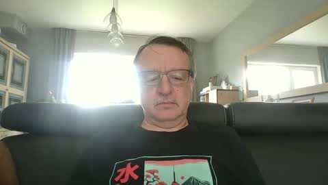 Snapshot of oldtimer160162493 chatting on June 7, 2026, 1:15 pm oldtimer160162493 online show from June 7, 2026, 1:15 pm