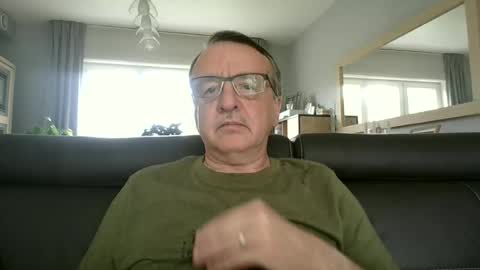 Snapshot of oldtimer160162493 chatting on June 12, 2026, 12:26 pm oldtimer160162493 online show from June 12, 2026, 12:26 pm