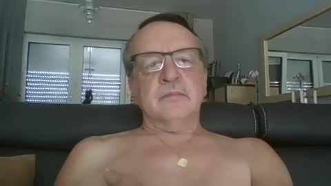 Snapshot of oldtimer160162493 chatting on August 9, 2026, 12:43 pm oldtimer160162493 online show from August 9, 2026, 12:43 pm