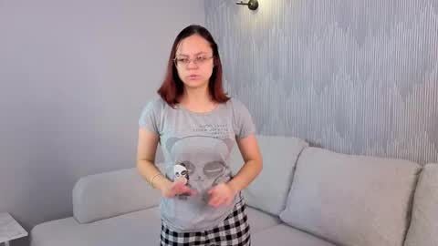 Snapshot of oleneweir chatting on November 15, 2025, 11:07 am Stella online show from November 15, 2025, 11:07 am