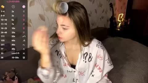 Kem online show from December 4, 2025, 5:10 pm