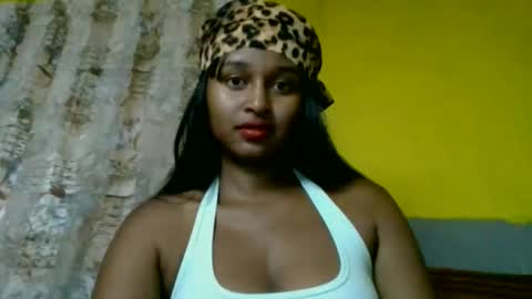 olinah610 online show from March 4, 2026, 4:35 pm