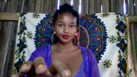 olinah610 online show from May 13, 2026, 5:38 am