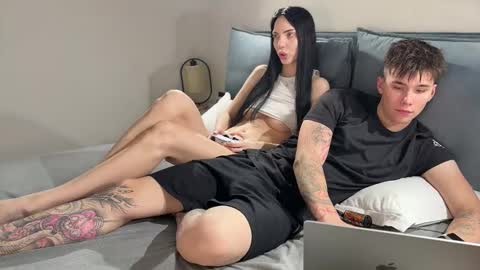 Snapshot of oliv1a_roby chatting on October 2, 2025, 4:47 pm Olivia and Robie online show from October 2, 2025, 4:47 pm