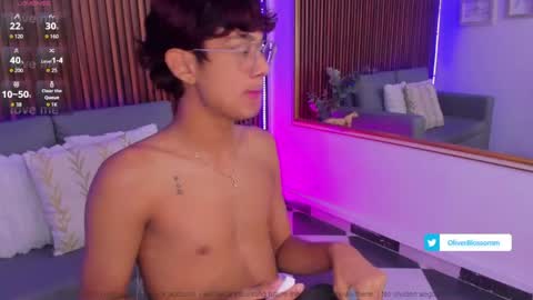 oliver20__ online show from May 13, 2026, 11:33 pm