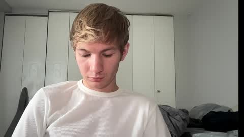 Snapshot of oliver_beck chatting on December 6, 2024, 9:13 pm Oliver Beck online show from December 6, 2024, 9:13 pm