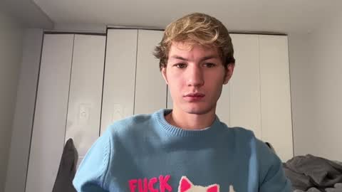 Snapshot of oliver_beck chatting on December 7, 2024, 3:36 am Oliver Beck online show from December 7, 2024, 3:36 am