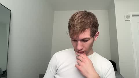 Snapshot of oliver_beck chatting on February 19, 2025, 6:10 pm Oliver Beck online show from February 19, 2025, 6:10 pm