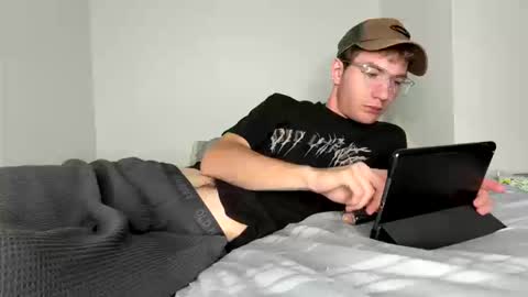 Snapshot of oliver_beck chatting on October 20, 2025, 7:03 pm Oliver Beck online show from October 20, 2025, 7:03 pm