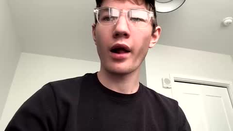 Snapshot of oliver_beck chatting on November 11, 2025, 7:25 pm Oliver Beck online show from November 11, 2025, 7:25 pm