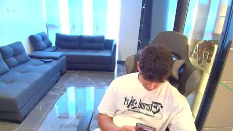 Oliver bray online show from March 14, 2026, 8:58 pm