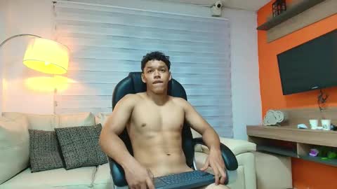 Snapshot of oliver_evans_19 chatting on April 27, 2026, 3:15 am O L I V E R online show from April 27, 2026, 3:15 am