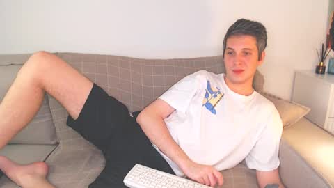 Snapshot of oliver_hort chatting on December 2, 2024, 9:39 pm Oliver online show from December 2, 2024, 9:39 pm