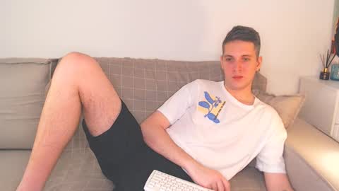 Snapshot of oliver_hort chatting on December 11, 2024, 12:12 pm Oliver online show from December 11, 2024, 12:12 pm