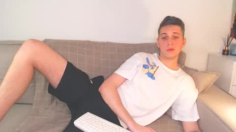 Snapshot of oliver_hort chatting on December 11, 2024, 6:20 pm Oliver online show from December 11, 2024, 6:20 pm