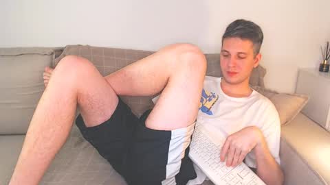 Snapshot of oliver_hort chatting on December 13, 2024, 8:15 pm Oliver online show from December 13, 2024, 8:15 pm