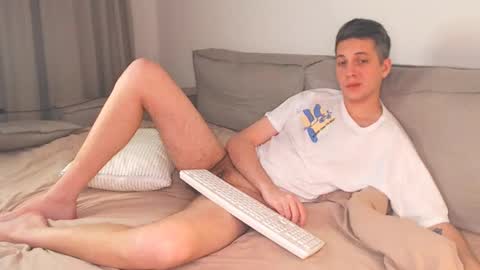 Snapshot of oliver_hort chatting on December 20, 2024, 10:00 pm Oliver online show from December 20, 2024, 10:00 pm