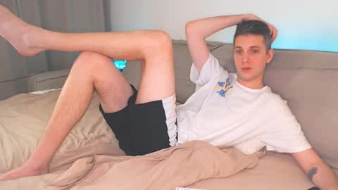 Snapshot of oliver_hort chatting on December 21, 2024, 2:47 pm Oliver online show from December 21, 2024, 2:47 pm