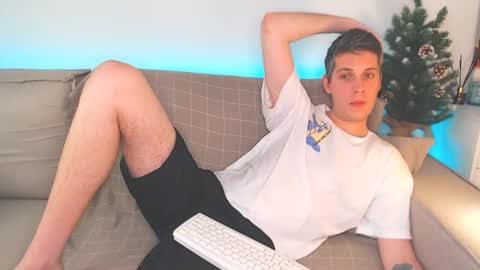 Snapshot of oliver_hort chatting on January 8, 2025, 3:50 pm Oliver online show from January 8, 2025, 3:50 pm