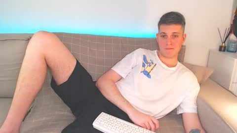 Snapshot of oliver_hort chatting on January 15, 2025, 4:00 pm Oliver online show from January 15, 2025, 4:00 pm