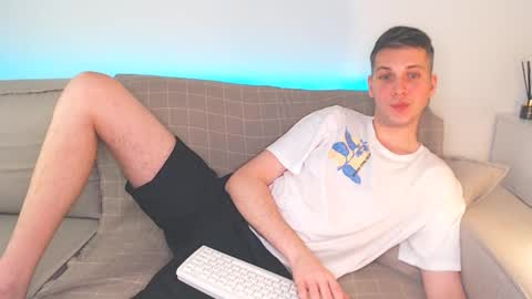 Snapshot of oliver_hort chatting on January 17, 2025, 7:05 pm Oliver online show from January 17, 2025, 7:05 pm