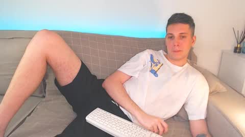 Snapshot of oliver_hort chatting on January 21, 2025, 9:15 pm Oliver online show from January 21, 2025, 9:15 pm