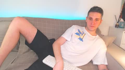 Snapshot of oliver_hort chatting on January 26, 2025, 7:09 pm Oliver online show from January 26, 2025, 7:09 pm